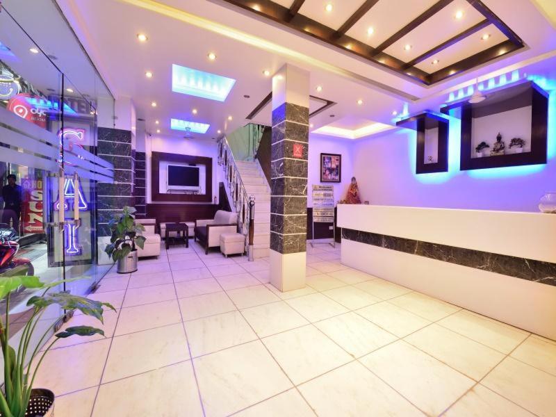 Hotel Sai International Нью-Дели Экстерьер фото